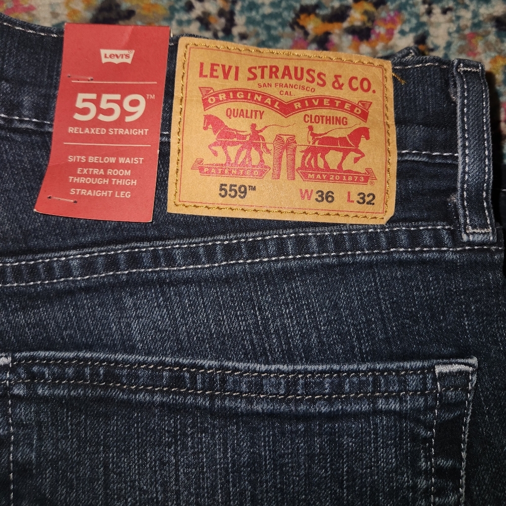 Dark Blue Levi Denim Mens Jeans size W 36 L 32